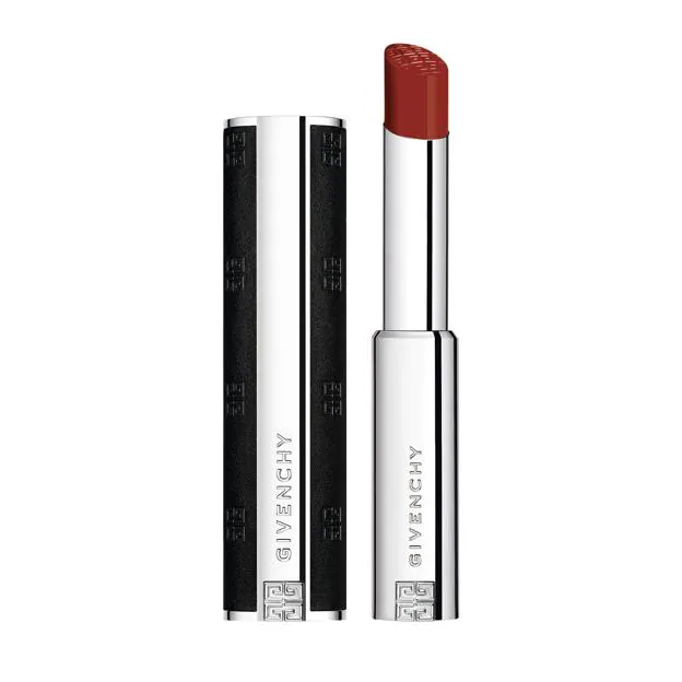 Le Rouge Interdit Satin de Givenchy.