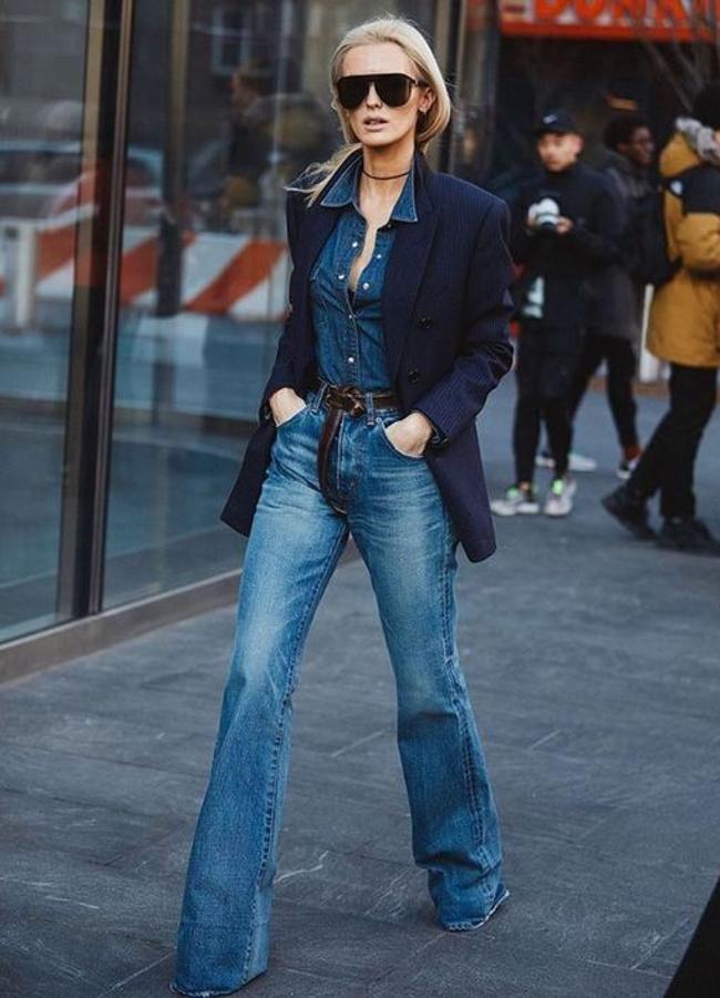 Influencer con camisa vaquera y jeans bootcut/@mariefrances