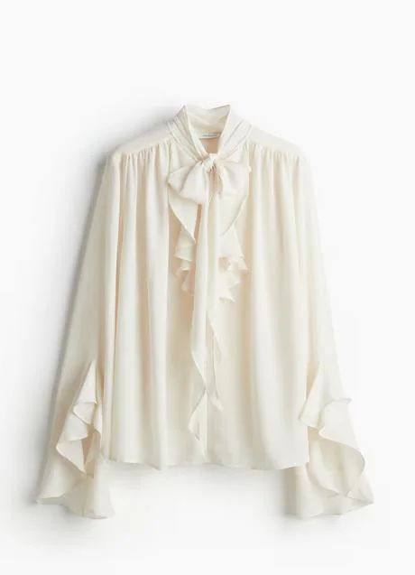 Camisa blanca de H&M (29,99 euros)