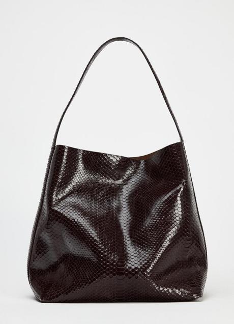 Bolso burdeos de Zara (169 euros)