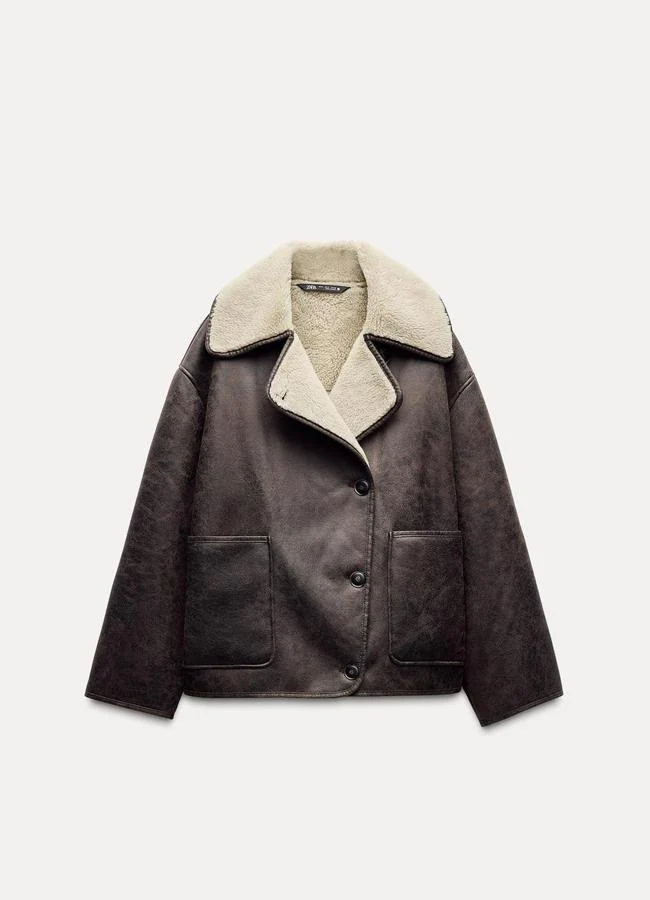 Chaqueta estilo aviador de Zara.