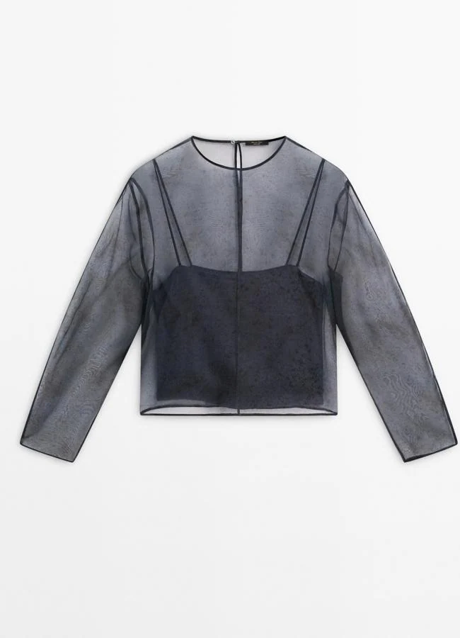 Blusa de organza de Massimo Dutti, 69,95 euros.