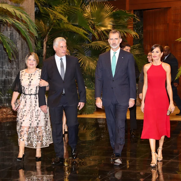 El presidente de Cuba y su esposa junto a los reyes de España en 2019. 