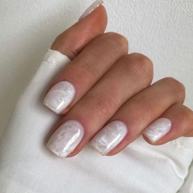 Uñas marmoladas o marble nails, la manicura más elegante que causa furor en Instagram