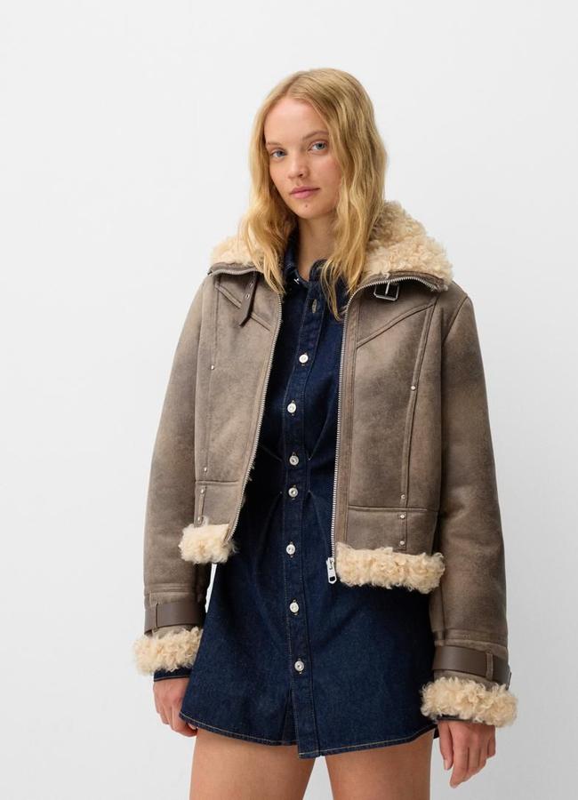 Chaqueta de aviador desgastada