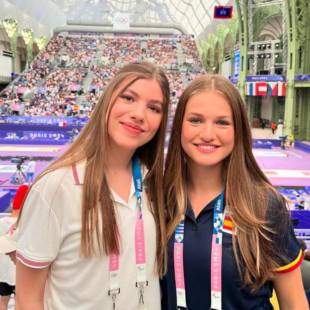 La infanta Sofía y la princesa Leonor, en las Olimpiadas de París. 