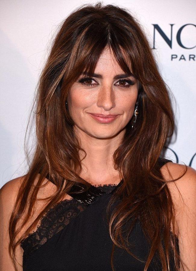 Penélope Cruz con melena larga y flequillo cortina/@penelopecruz_info