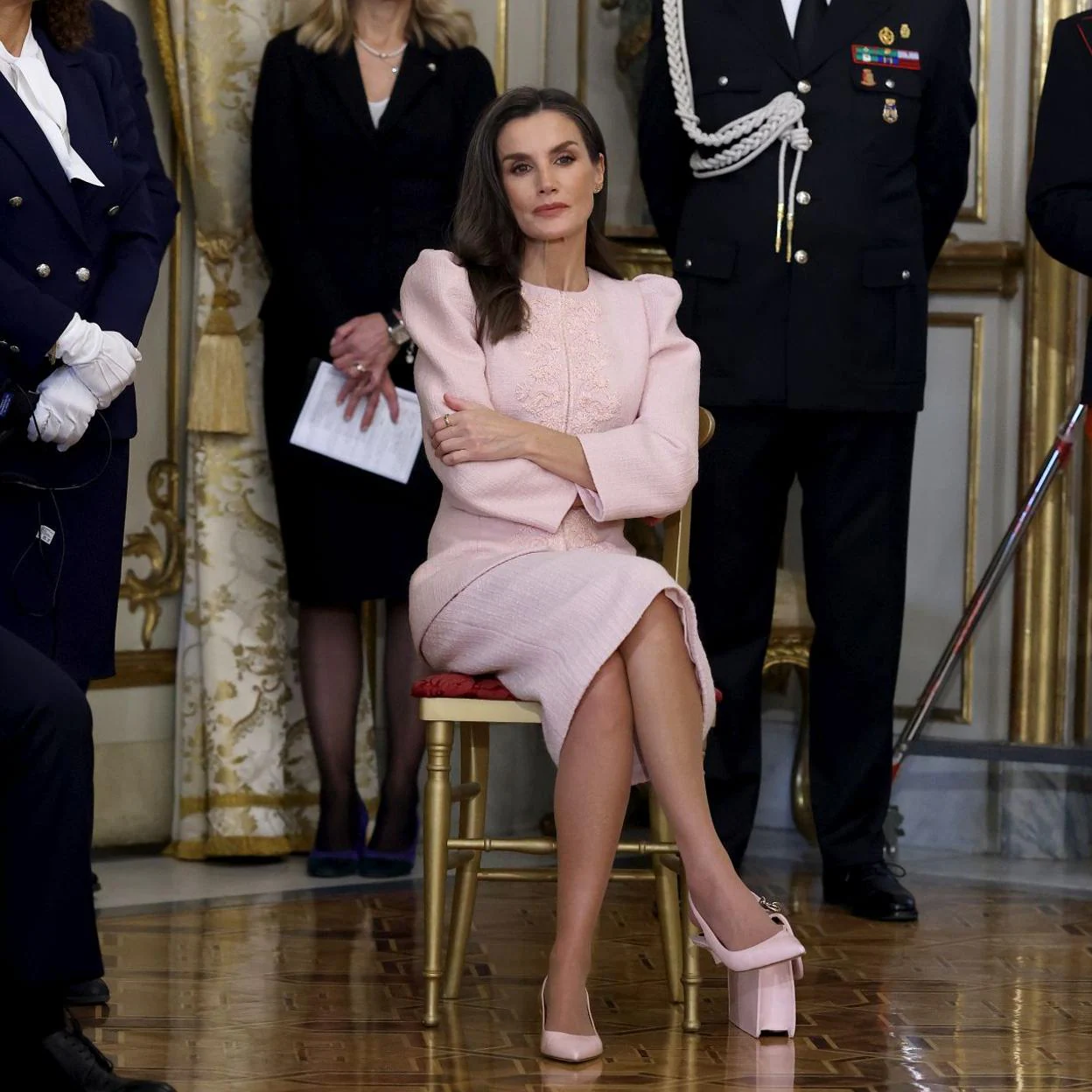 La reina Letizia sedujo a la crítica italiana con sus looks, cuidadosamente elegidos para realzar a sus anfitrionas. /GETTY IMAGES