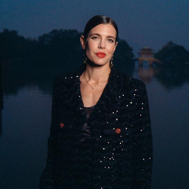 Carlota Casiraghi con look de fiesta