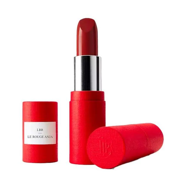 Lipstick en tono Le Rouge Anja de La Bouche Rouge. Precio: 39 euros