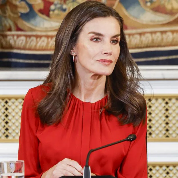 Por qué la reina Letizia está obsesionada con esta falda de Carolina Herrera: la tercera vez en el mismo acto