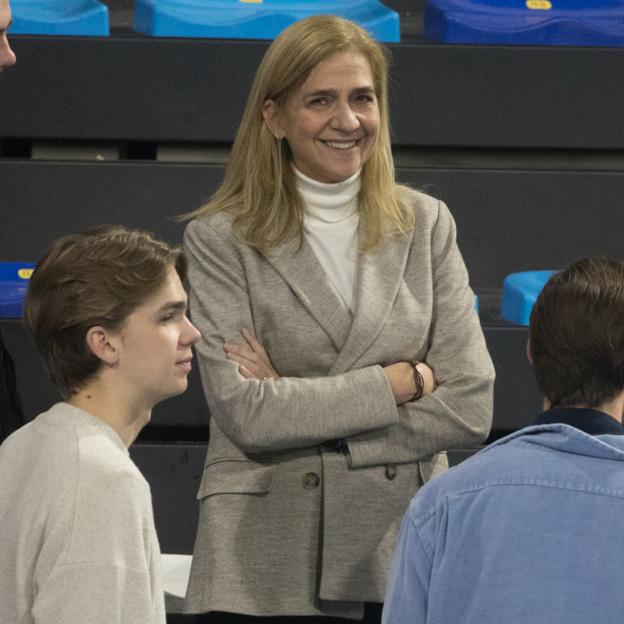 La infanta Cristina con look invernal