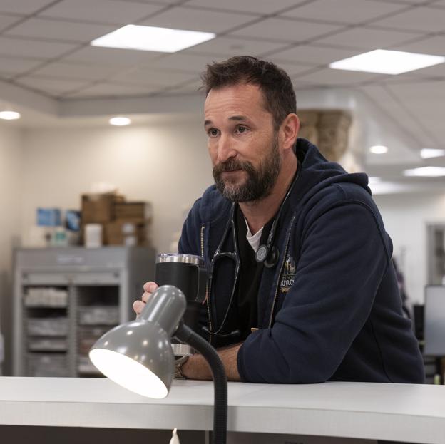 Noah Wyle es el protagonista de The Pitt, uno de los estrenos de series del mes de enero.