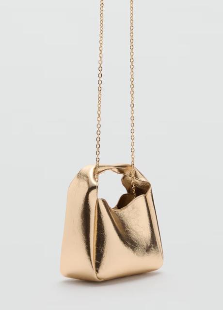 Bolso dorado de Mango (25,95 euros)