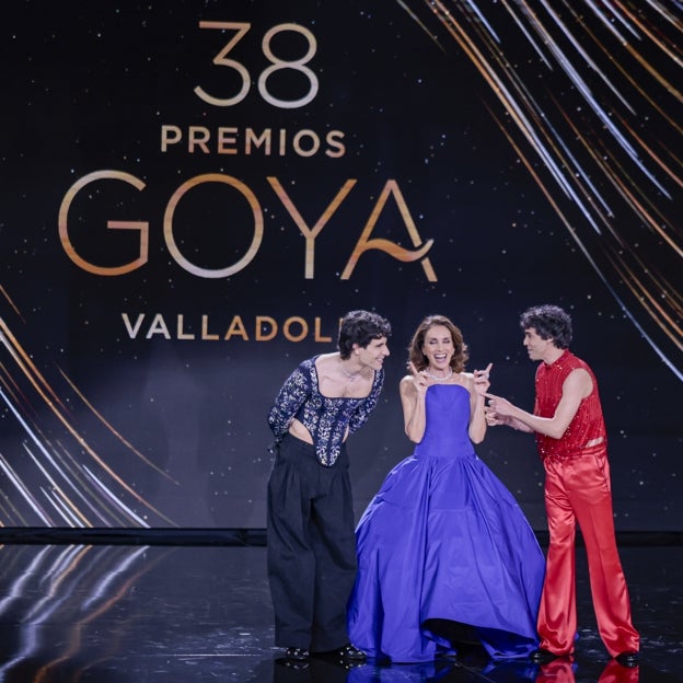 Ana Belén y Los Javis en los Goya 2024. 