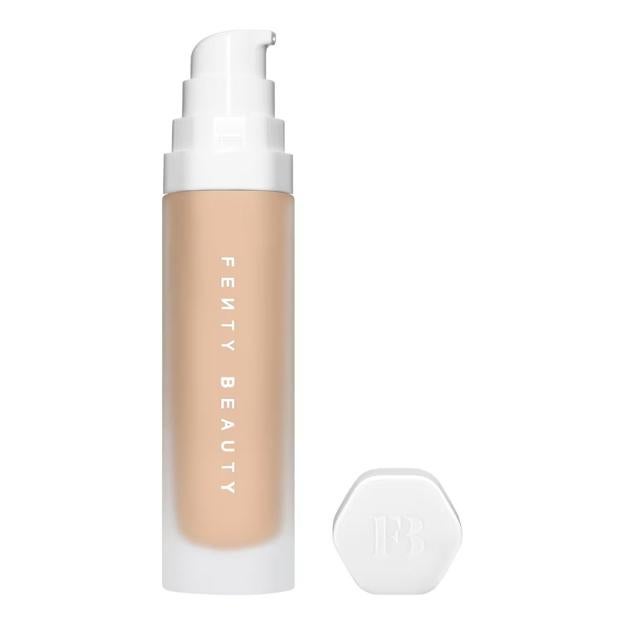 Soft' Lit Naturally Luminous Foundation de Fenty Beauty. Precio: 39,99 euros