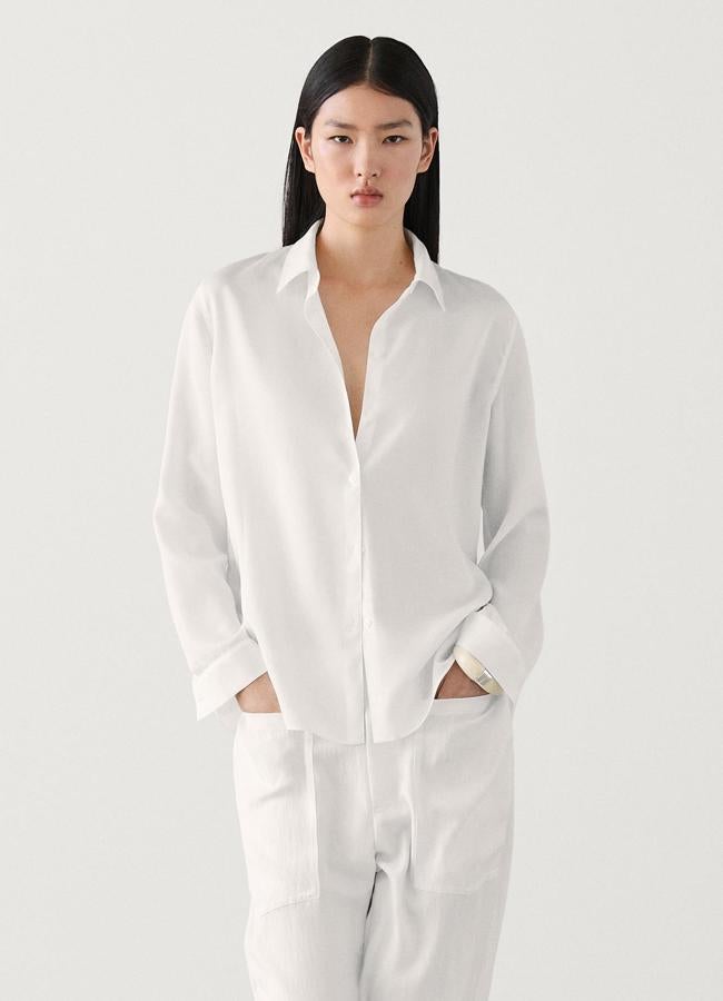 Camisa blanca de Massimo Dutti, 49,95 euros.