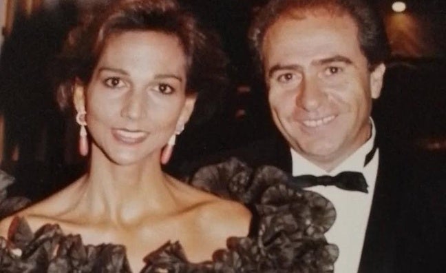 Muere Tony Caravaca, ex marido de Charo Vega y guardián de los secretos más oscuros de los famosos de los años 80 y 90