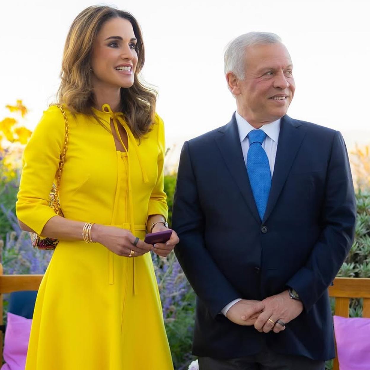 Los reyes de Jordania luciendo el anillo Oura. /@queenrania