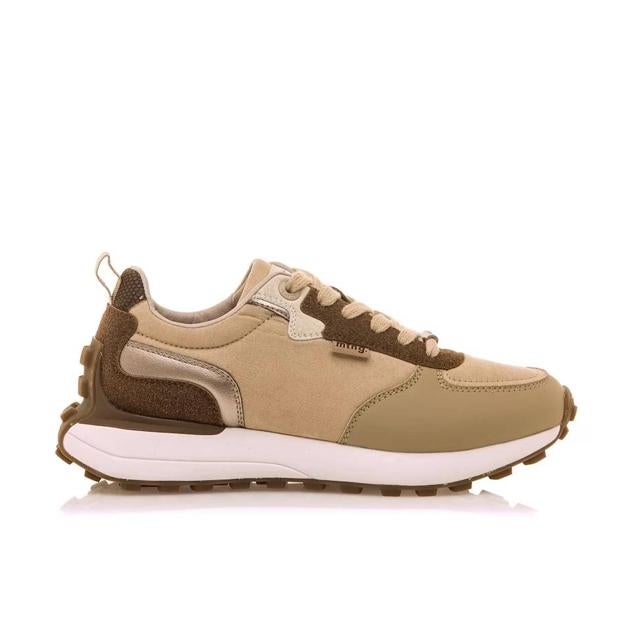 Zapatillas deportivas de mujer con piso grueso (55,95€)