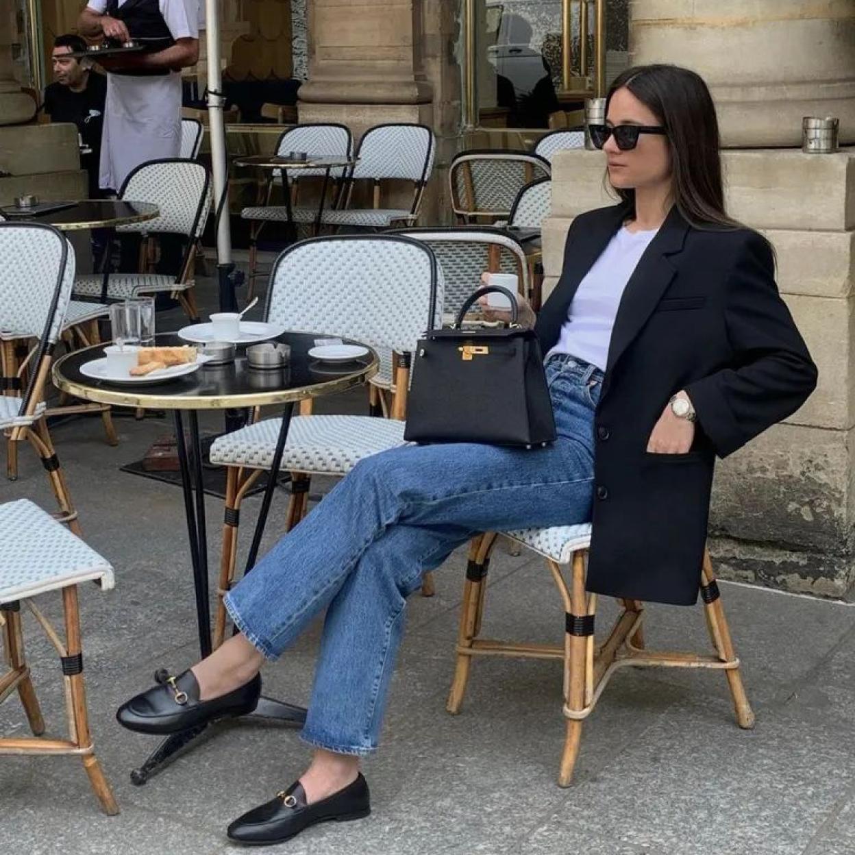 Influencer con mocasines elegantes/@LEASY_INPARIS