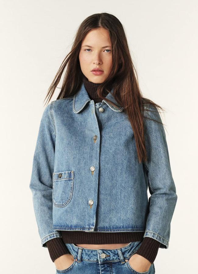 Cazadora en denim de Ba&sh (254 euros).