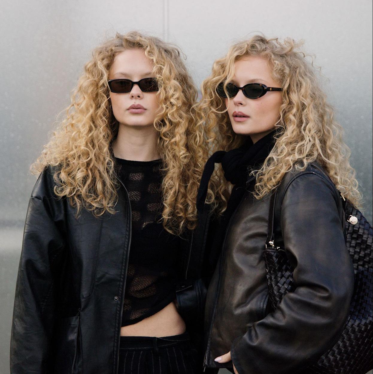 Modelos con pelo rizado en el street style/LAUNCHMETRICS SPOTLIGHT