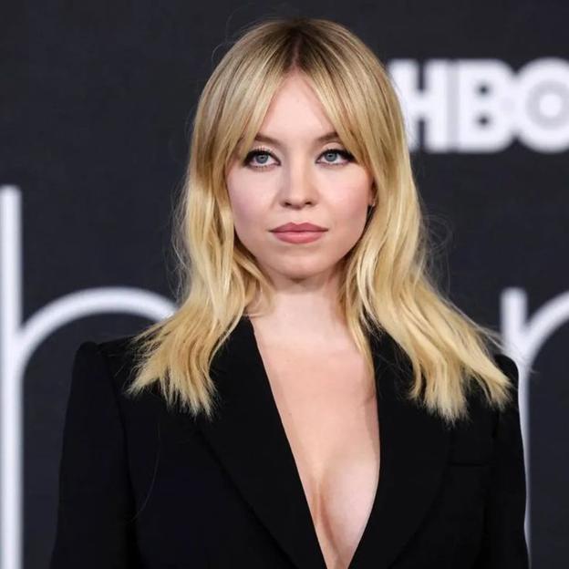 Sydney Sweeney con corte contouring para media melena