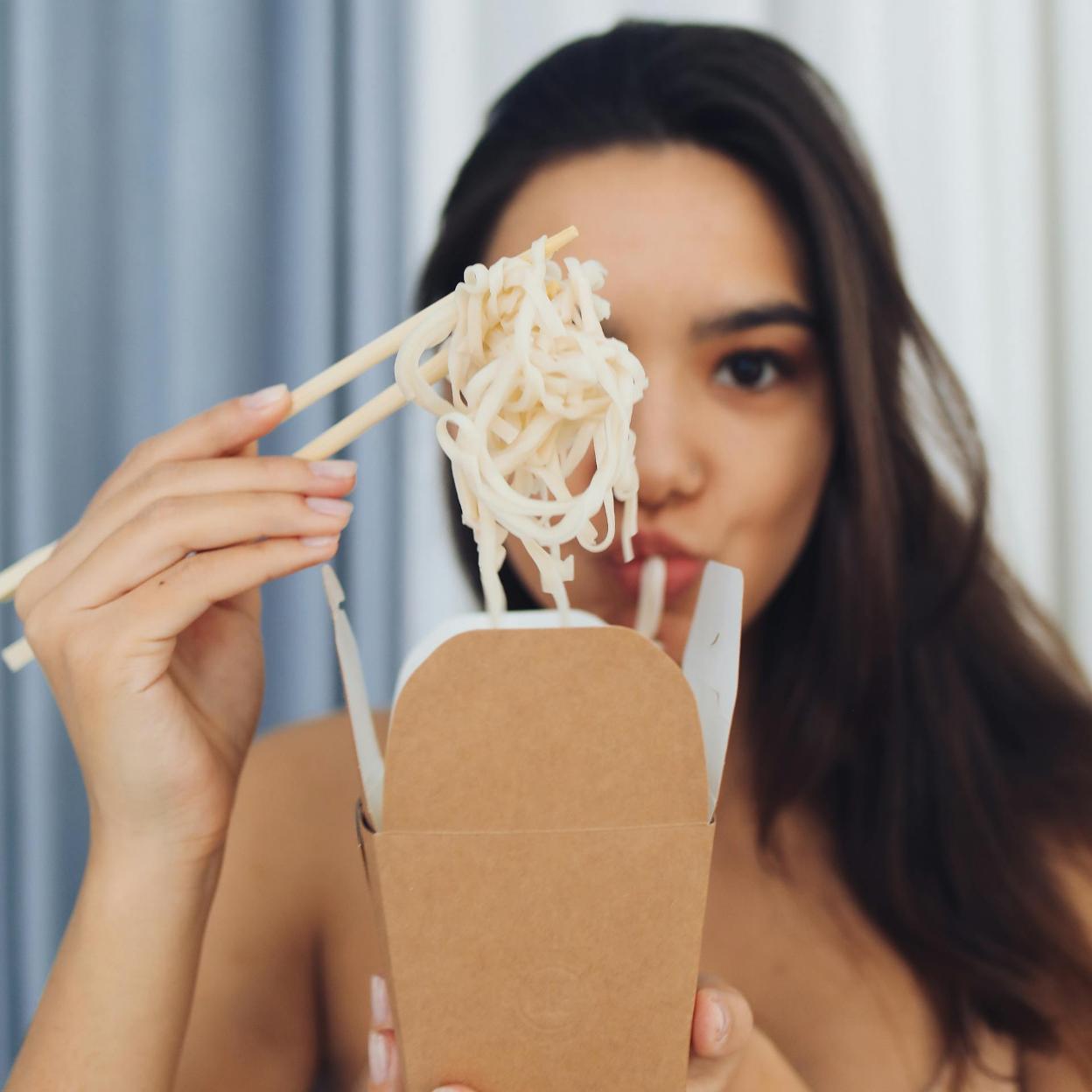 Los fideos de arroz apenas contienen grasa ni calorías. /Foto de Polina Tankilevitch en Pexels.