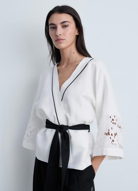 Camisa blanca de Mango (79,99 euros)