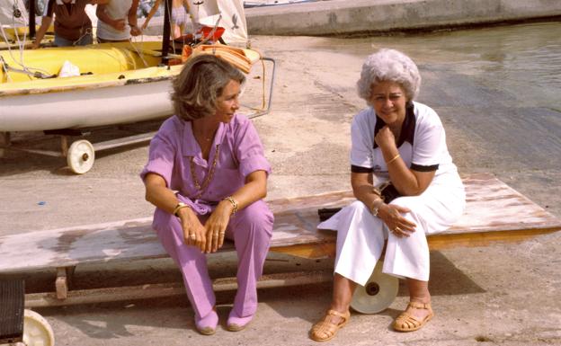 Federica de Grecia junto a su hija, doña Sofía, en una imagen de archivo. 