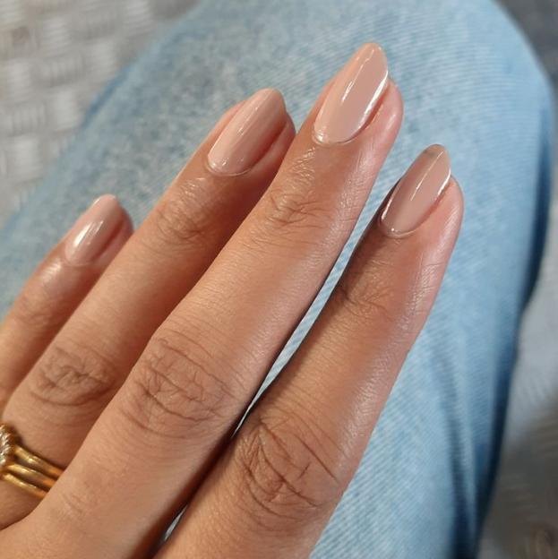Uñas en tono natural tendencia para primavera