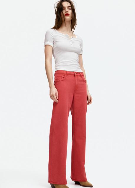 Pantalones rojos de H&M (27,99 euros)