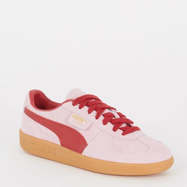 Zapatilla en rosa y rojo Palermo de Puma.