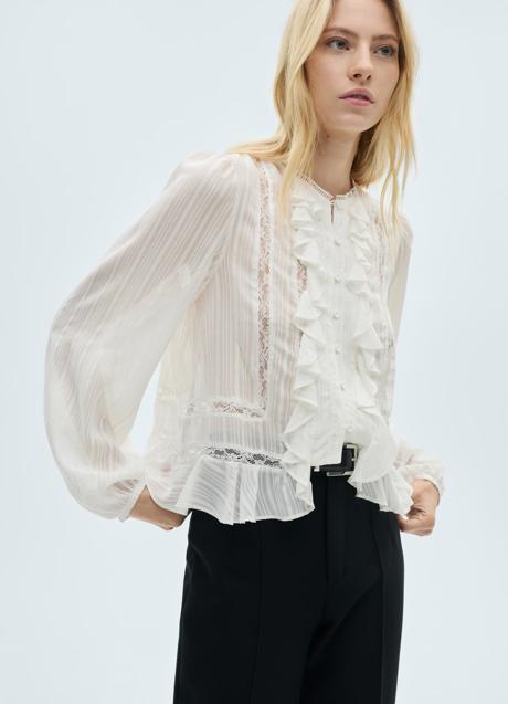 Blusa con volantes de Mango (45,99 euros)