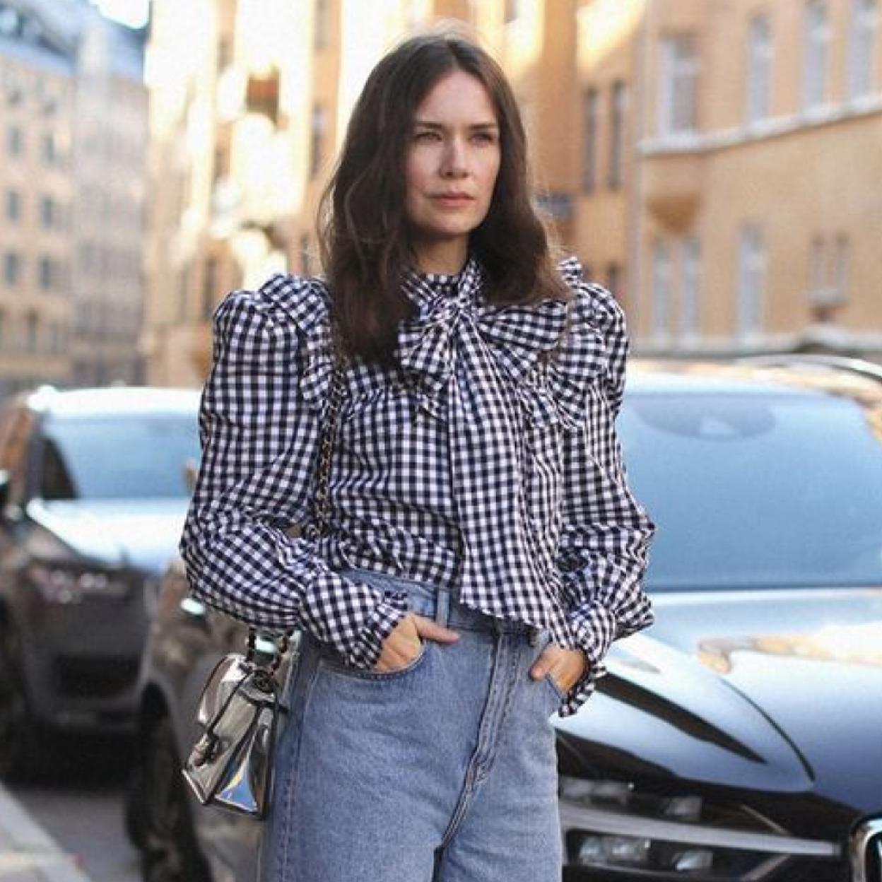 Influencer con blusa de vichy/@CAROLINESMODE