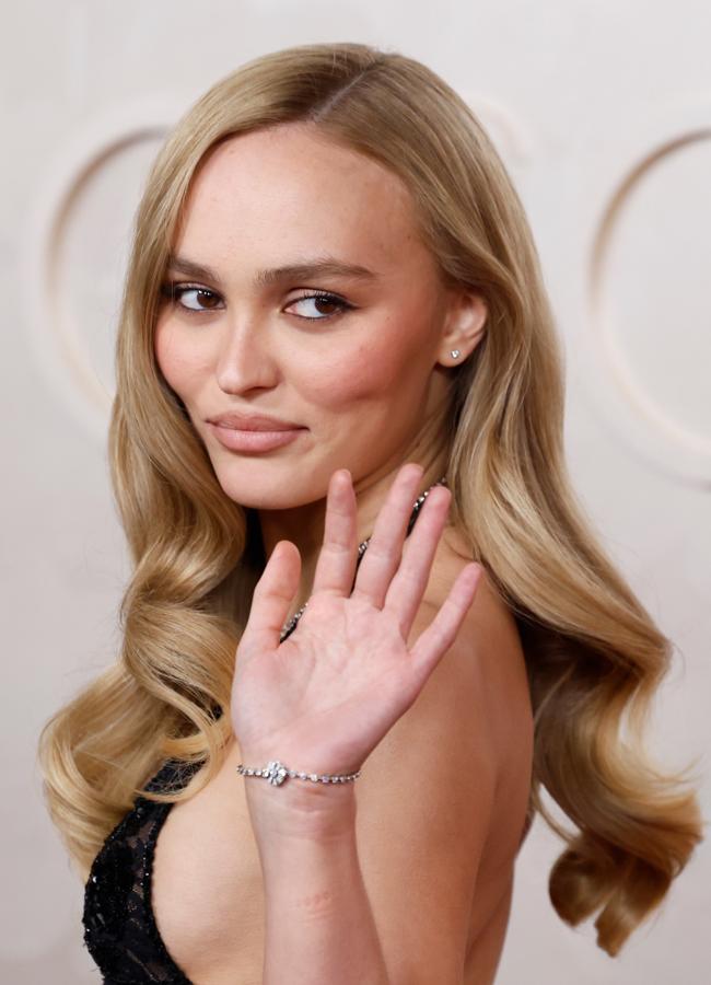 Lily Rose-Depp con ondas marcadas. Foto: Gtres.