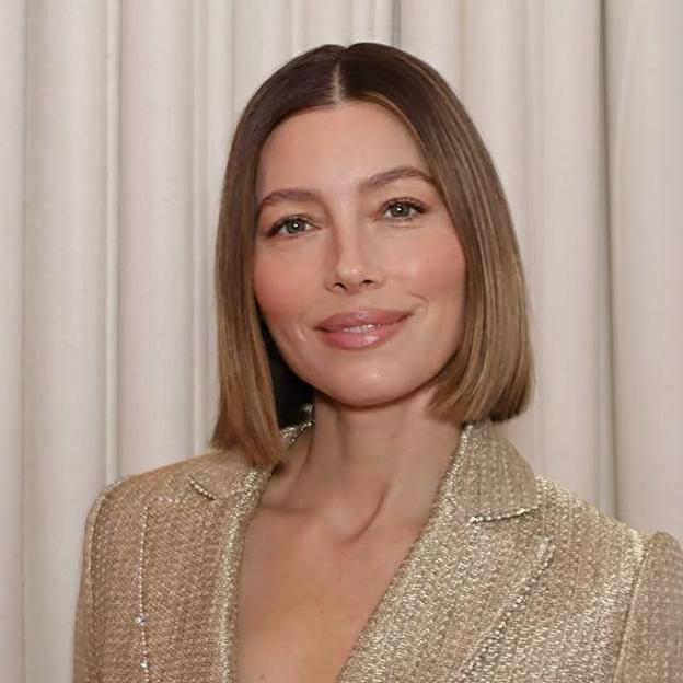 Jessica Biel con piel madura lisa y sin arrugas