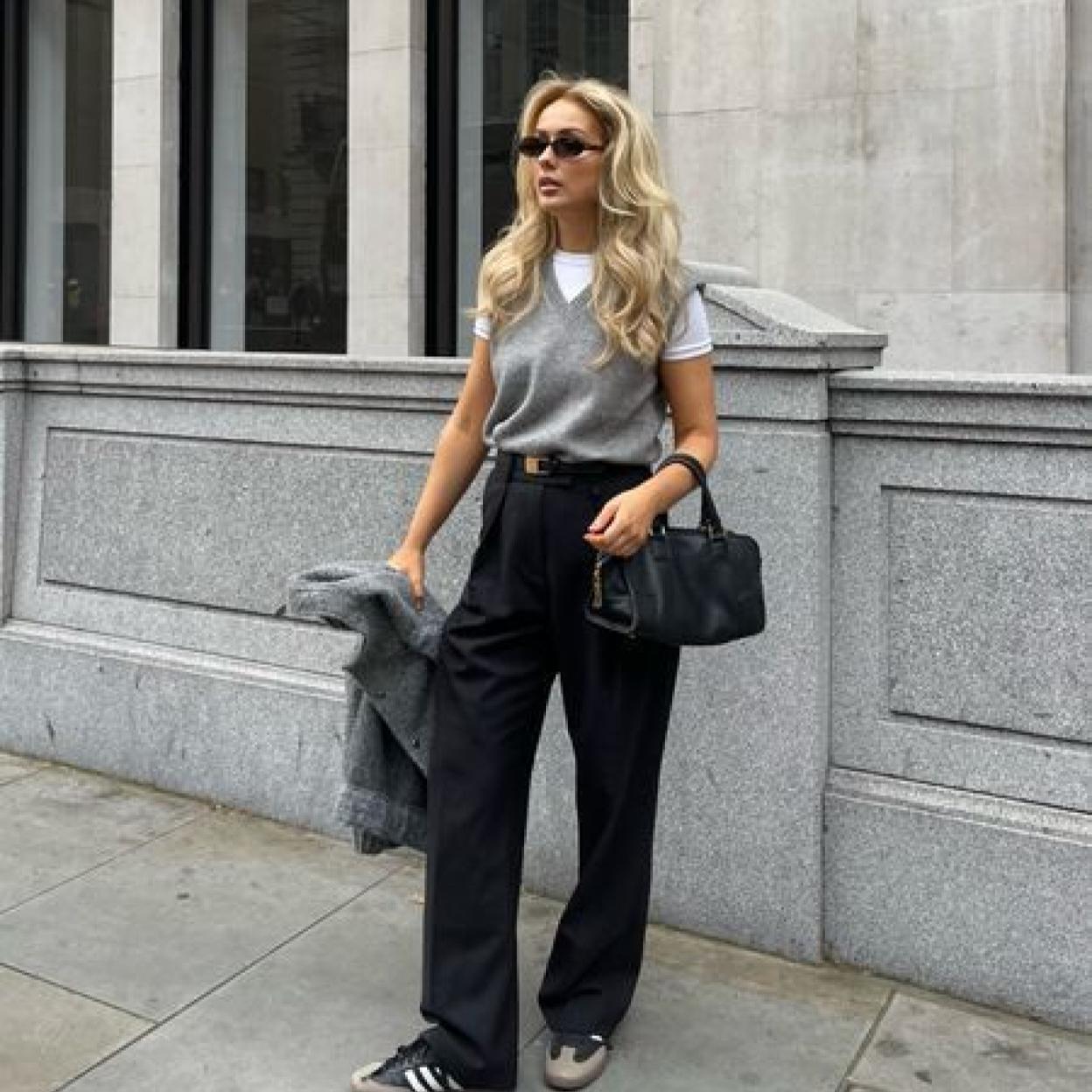 Influencer con pantalones de vestir/@LILYISABELLACLARK