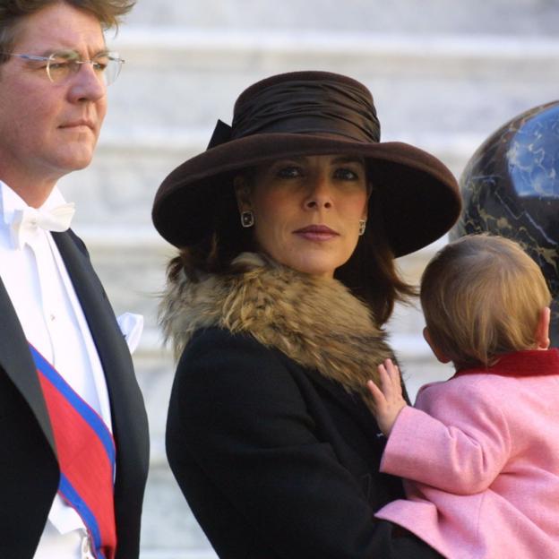 Carolina de Mónaco y Ernesto de Hannover, junto a la pequeña Alexandra.