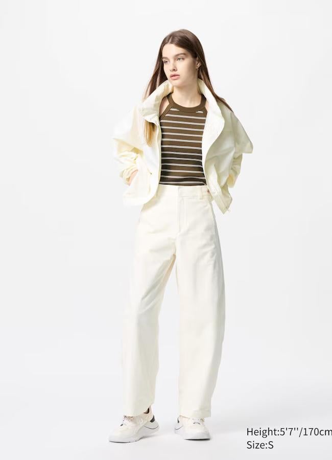 Pantalón barrel de Uniqlo (39,99 euros):