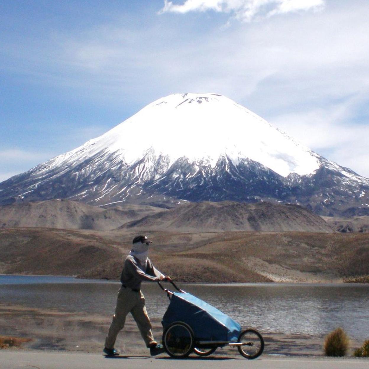 Nacho Dean con su carrito en los Andes./cortesía